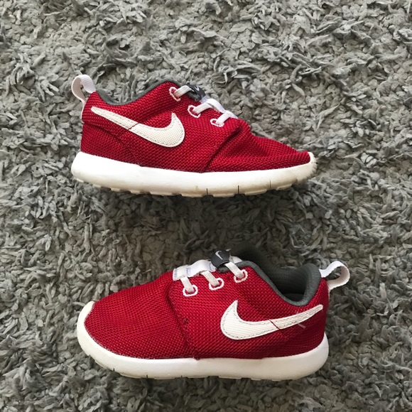 Nike Roshe Run Red toddler 8C - Picture 1 of 4
